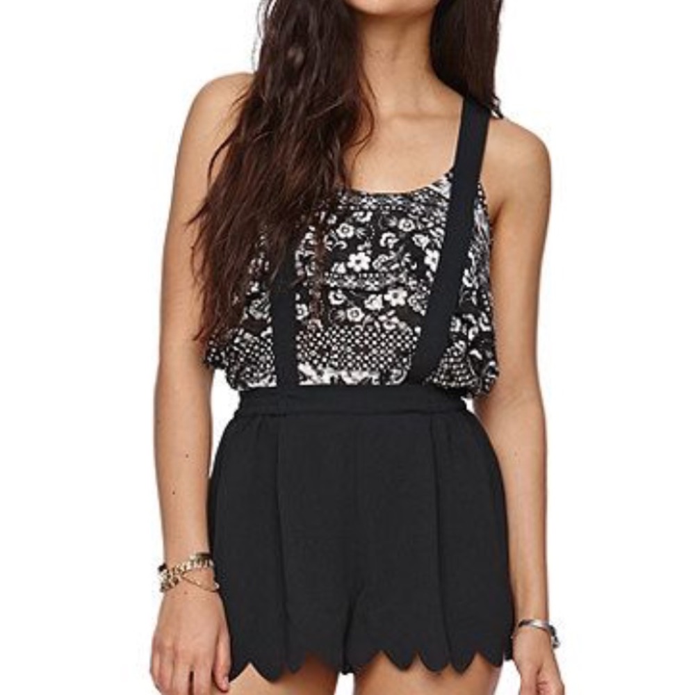 LA hearts suspender overall high shorts scallop